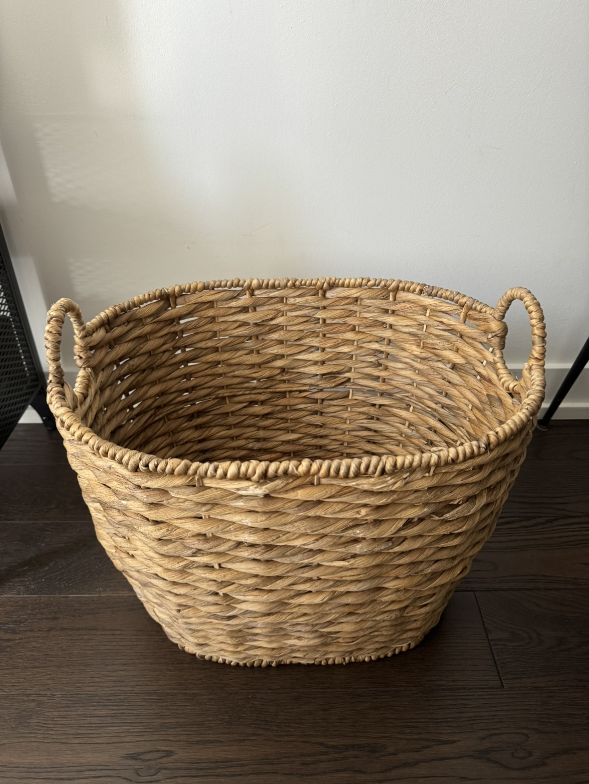 Storage straw basket