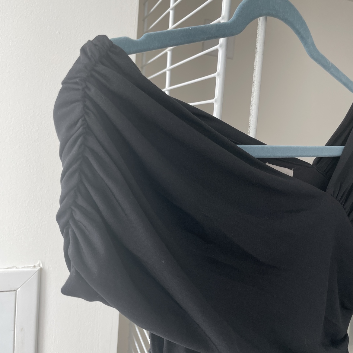 H&M Asymmetrical off-the-shoulder bodysuit (Small) image indicator(5)