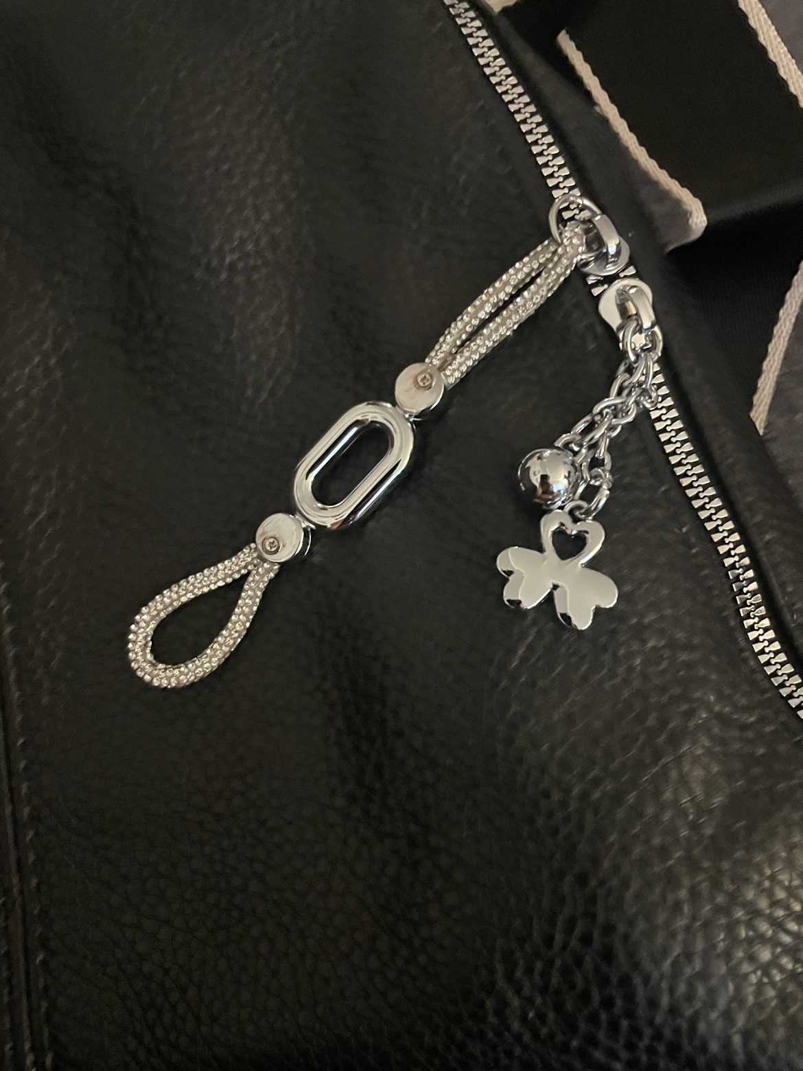 New Black Backpack image indicator(2)