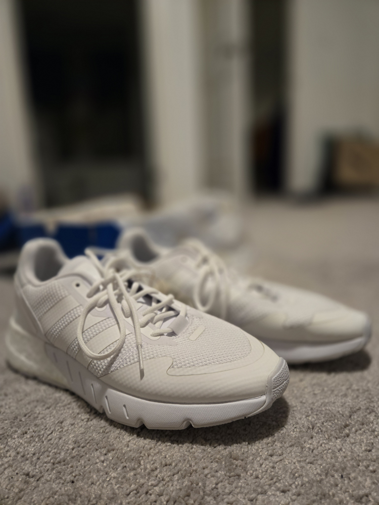 Brand new Adidas shoes image indicator(4)