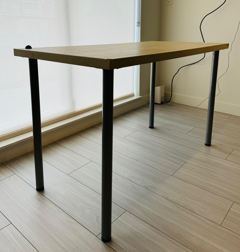 IKEA - Spacious Table