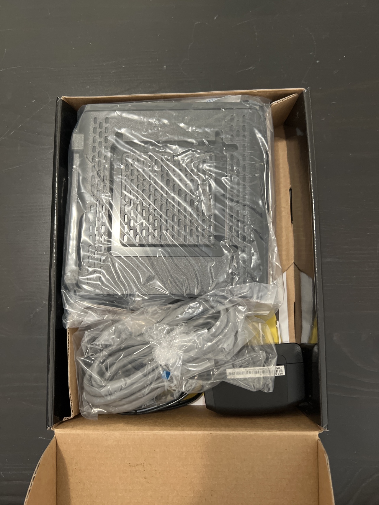 Arris Surfboard Gigabit Cable Modem image indicator(2)