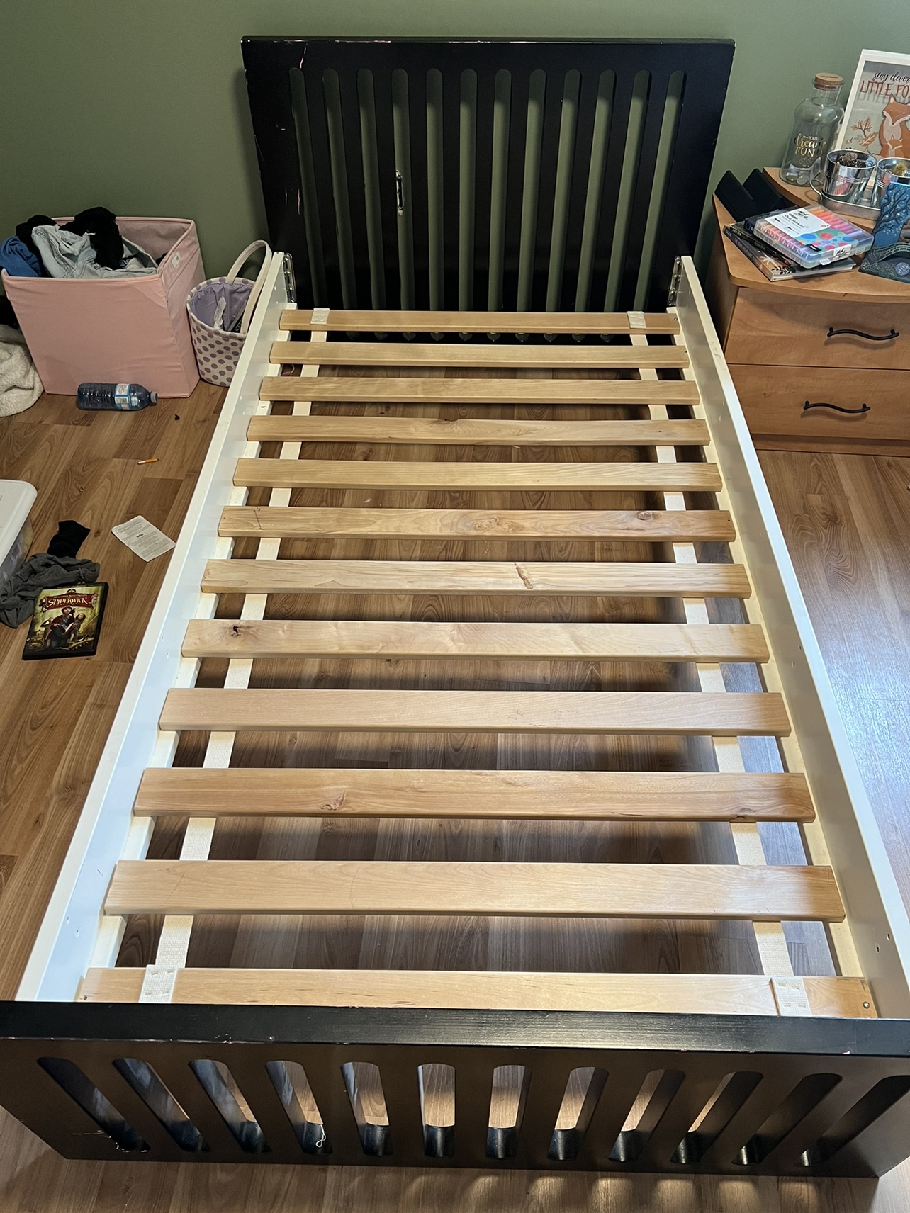 Twin Sealy Mattress & Ikea bedframe image indicator(2)