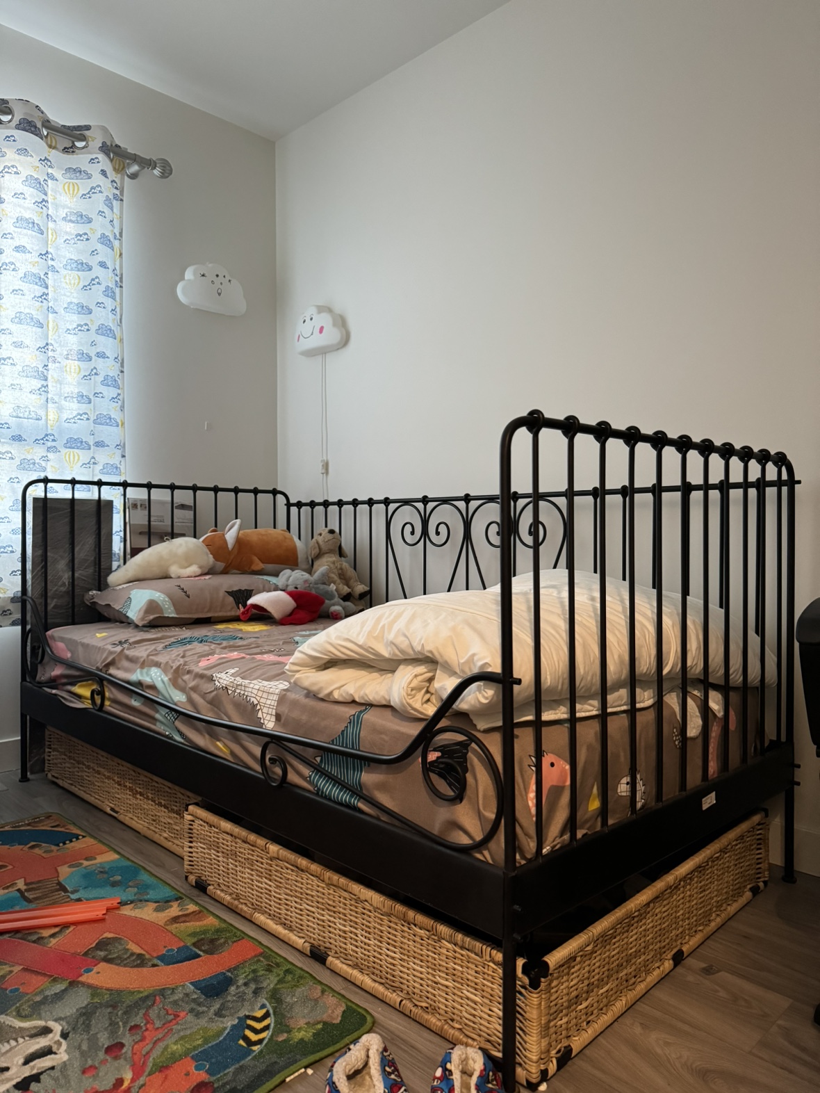 Ilea day bed with mattress and storage drawers