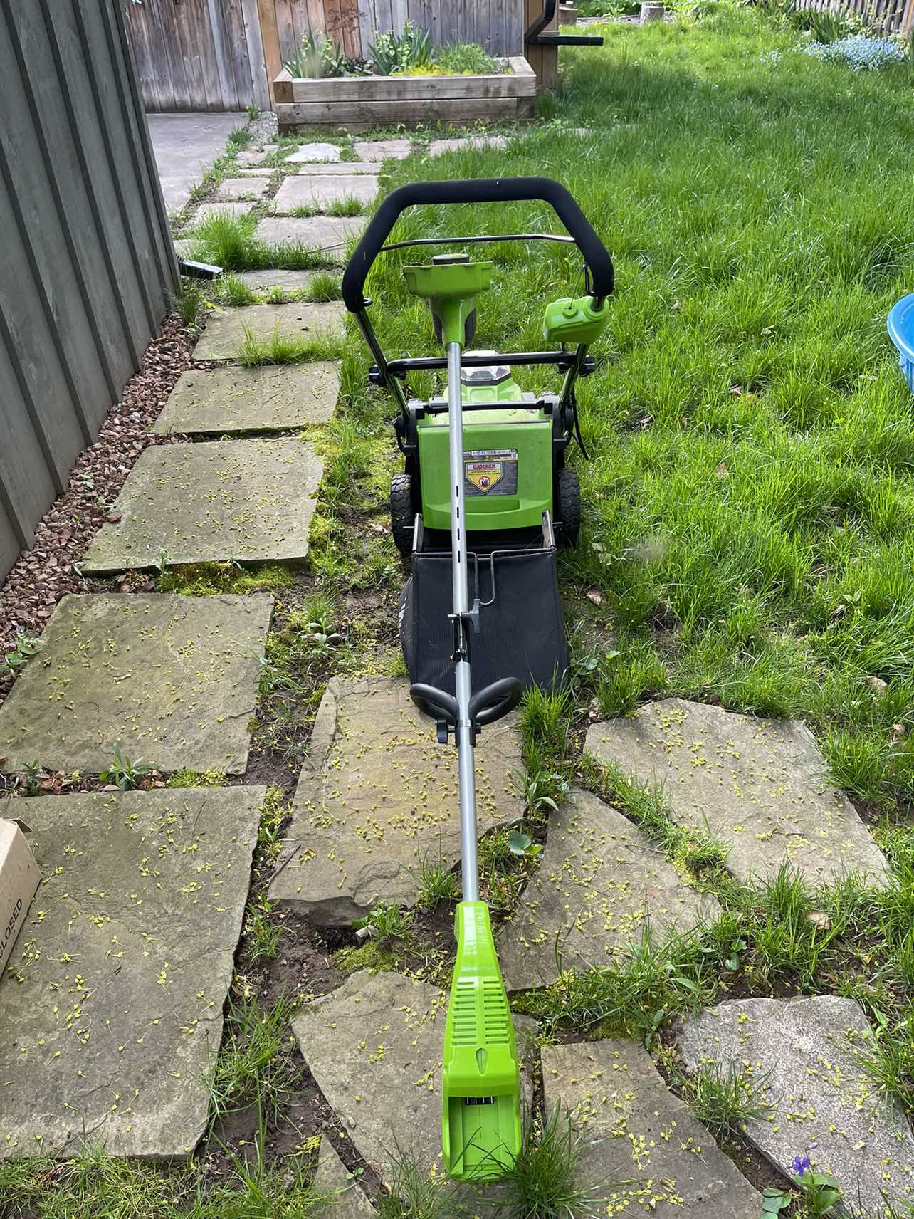 Greenworks Lawn mower and edge cord trimmer - photo 4