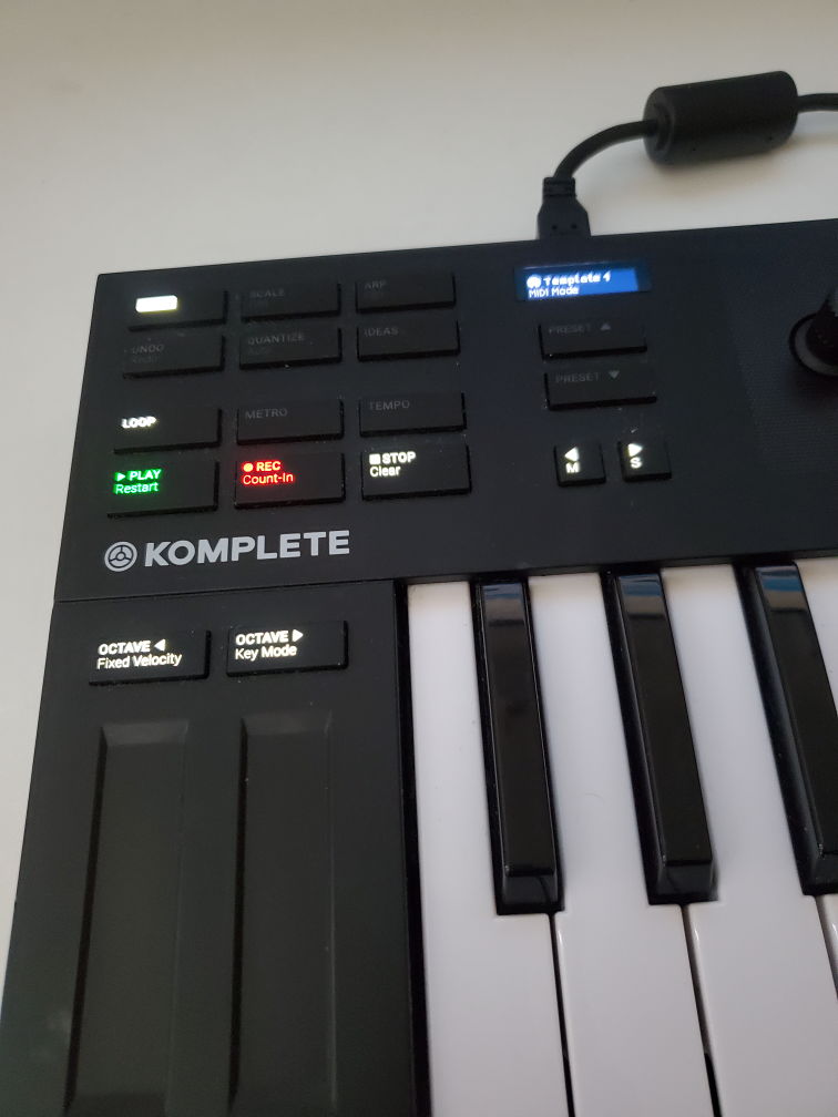 Native Instruments Komplete Kontrol M32 Midi Keyboard image indicator(2)