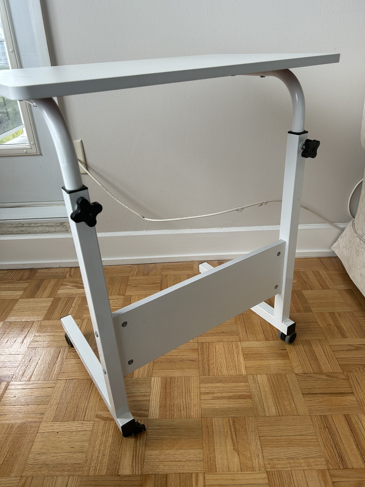 Adjustable table - photo 4
