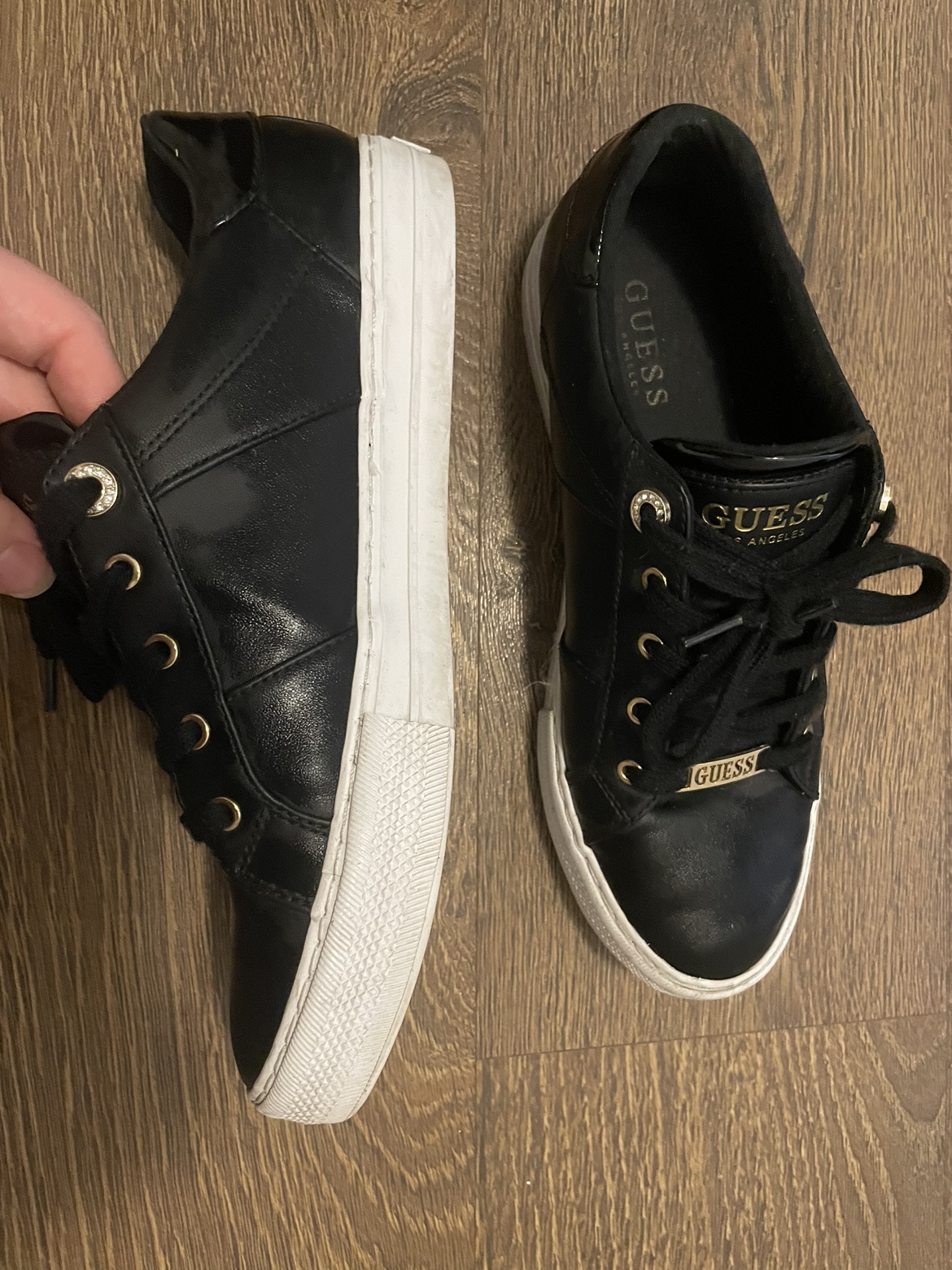 Guess Sneakers size 9 image indicator(3)