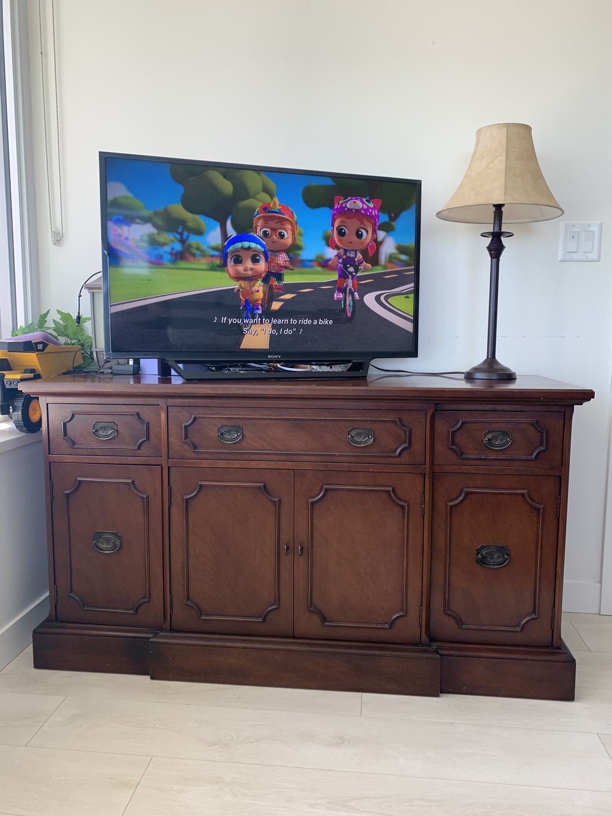 Buffet table suitable as TV stand