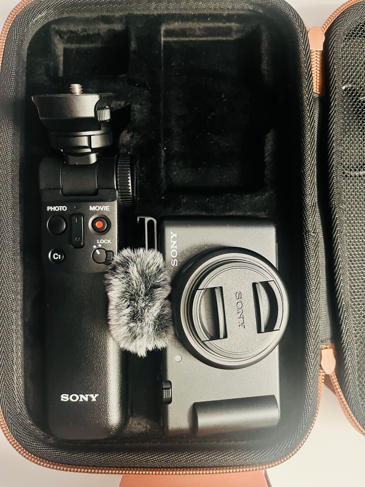 Sony ZV 1F Camera with Shooting Grip - photo 2