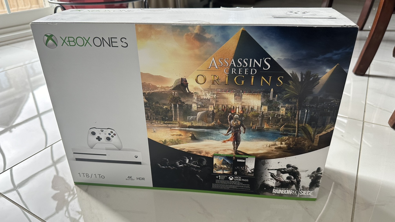 Xbox One S 1T - Two Controllers - With Box image indicator(7)