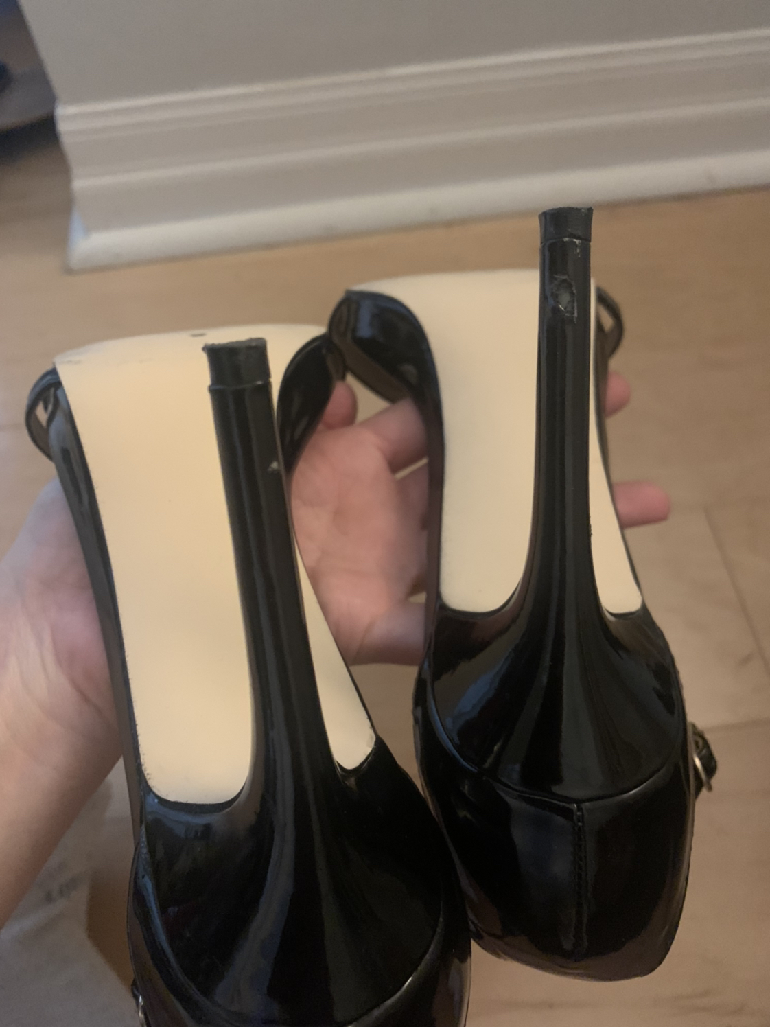 Strappy Heel image indicator(4)