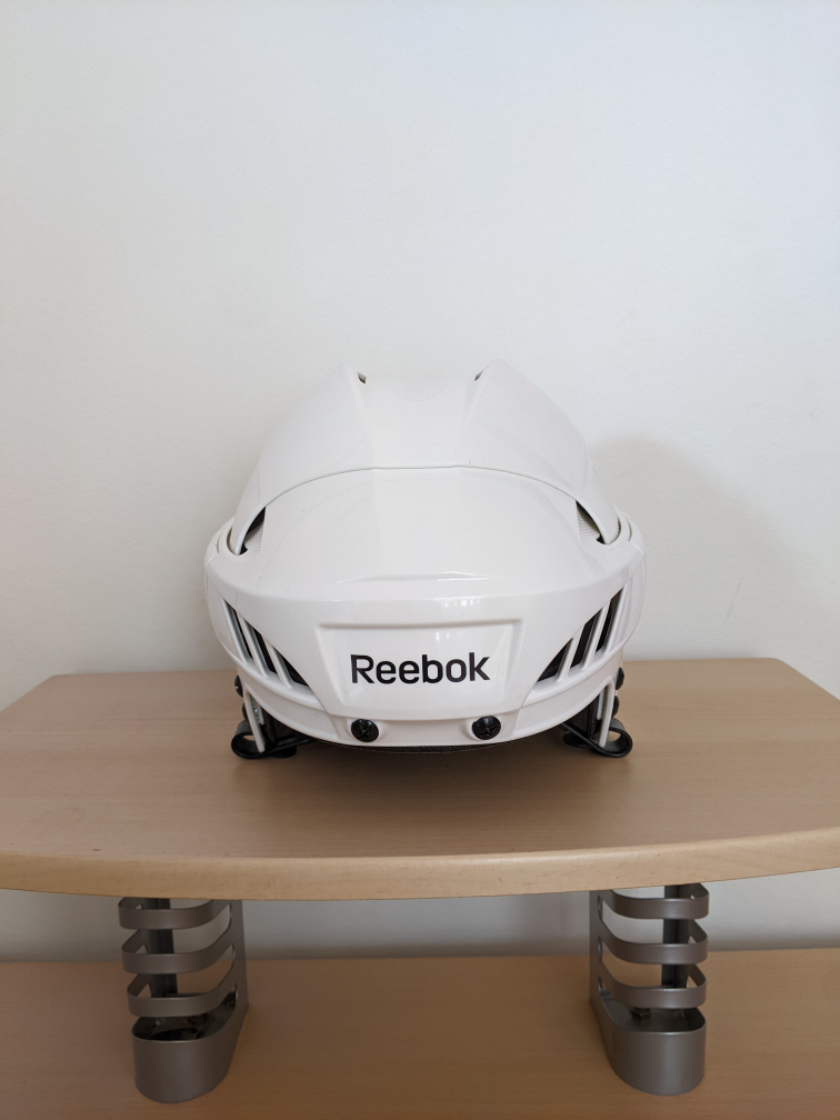 Reebok Ice Hockey Helmet Youth Size XS (3KXS) Karrot BINGO 🧡