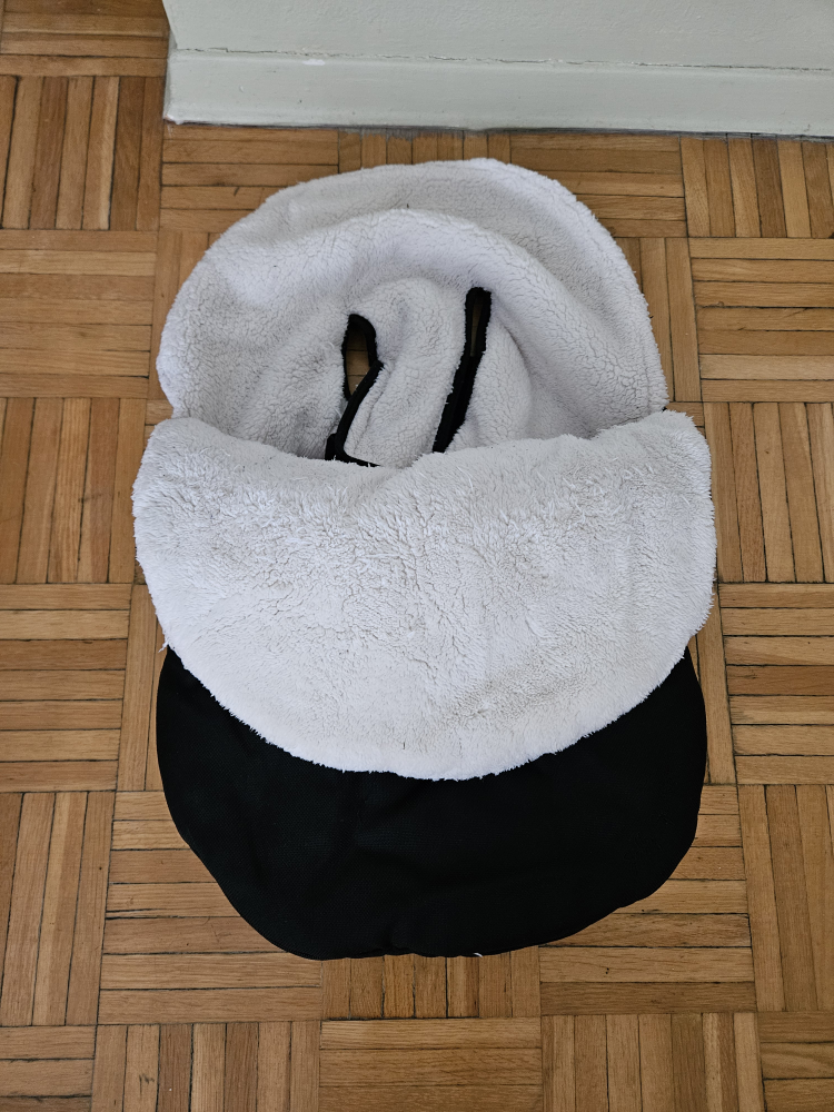 cuddle bag from jolly jumper image indicator(2)