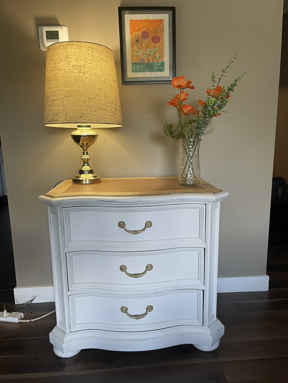 Newly refurbished- French Country dresser - photo 4