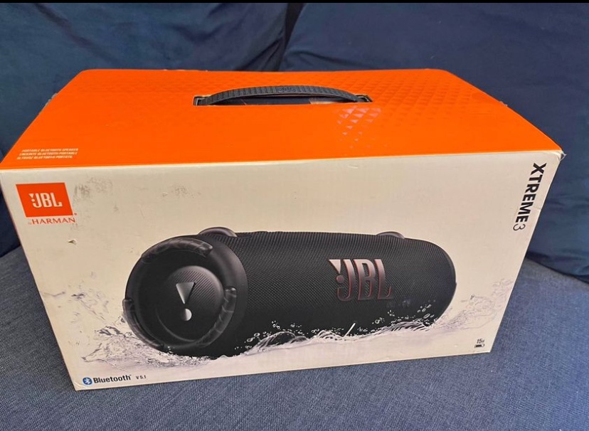JBL Extreme 3 Portable Waterproof Speaker with Powerbank thumbnail