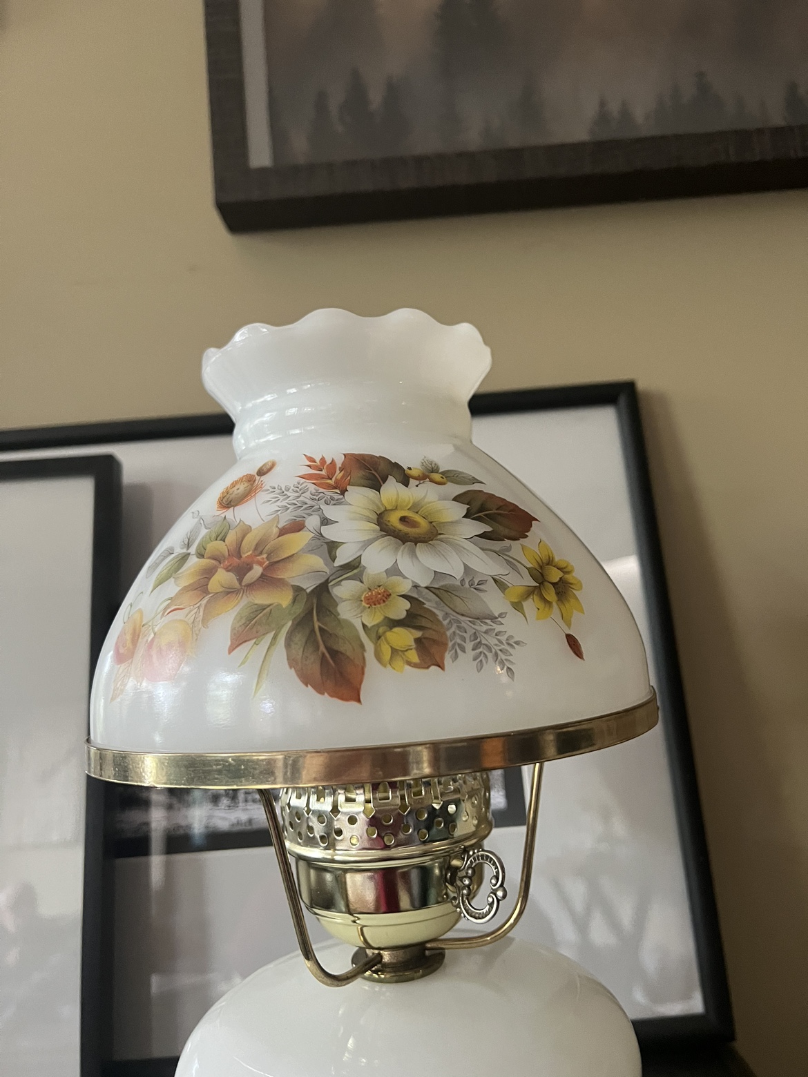 Vintage Milk Glass Lamp - photo 3