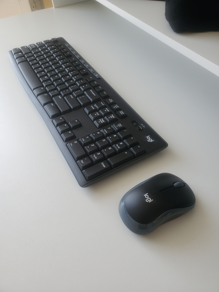 Logitech K270 Wireless Keyboard & Mouse thumbnail