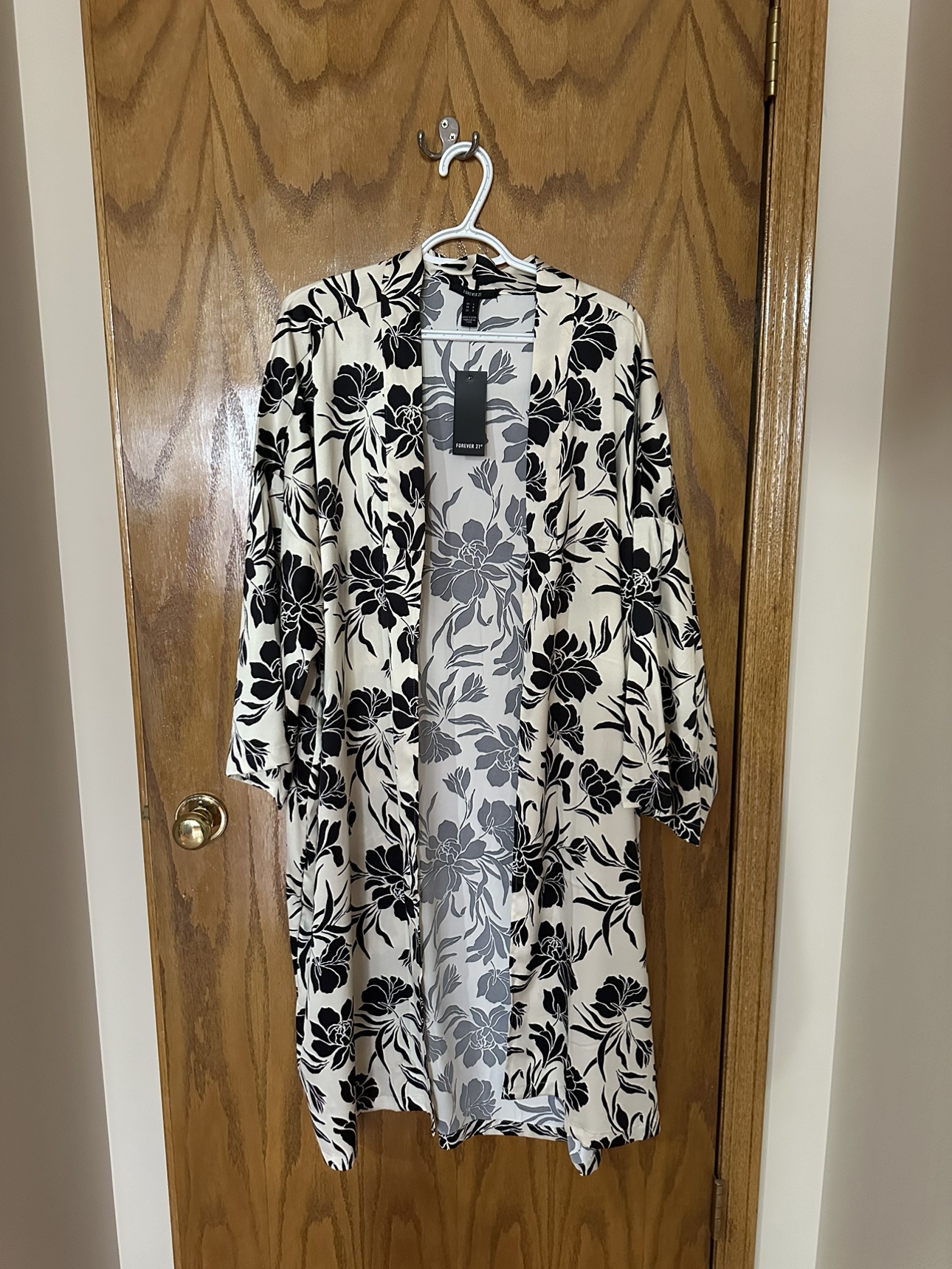 WOMENS SATIN FLORAL CARDIGAN SIZE L $20 OBO‼️‼️