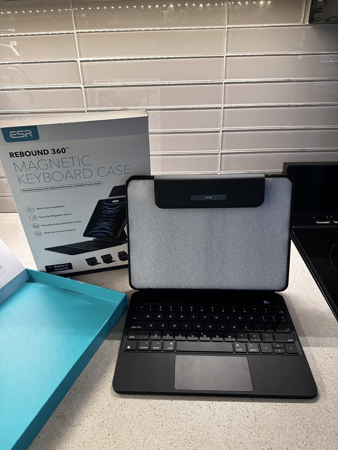 ESR magnetic keyboard case - photo 2