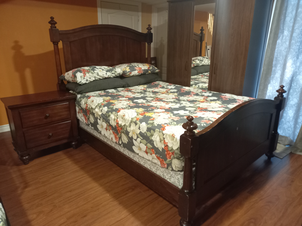 Wooden brown bedroom Set