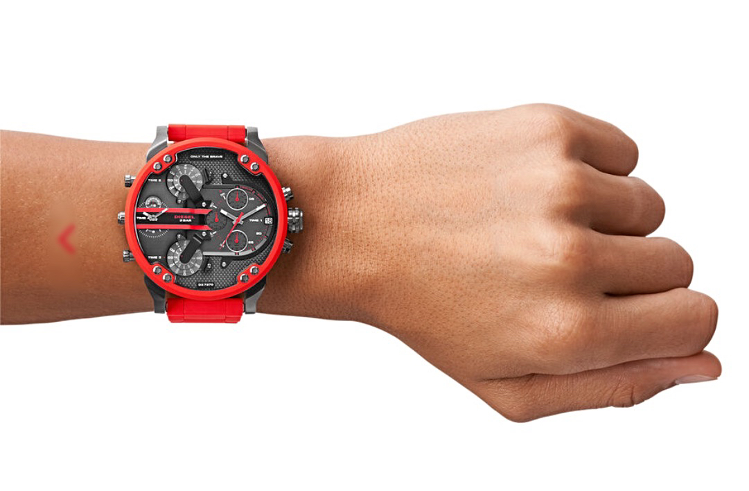 VGUC Diesel men’s Mr. Daddy 2.0 red metal watch DZ7370 image indicator(6)