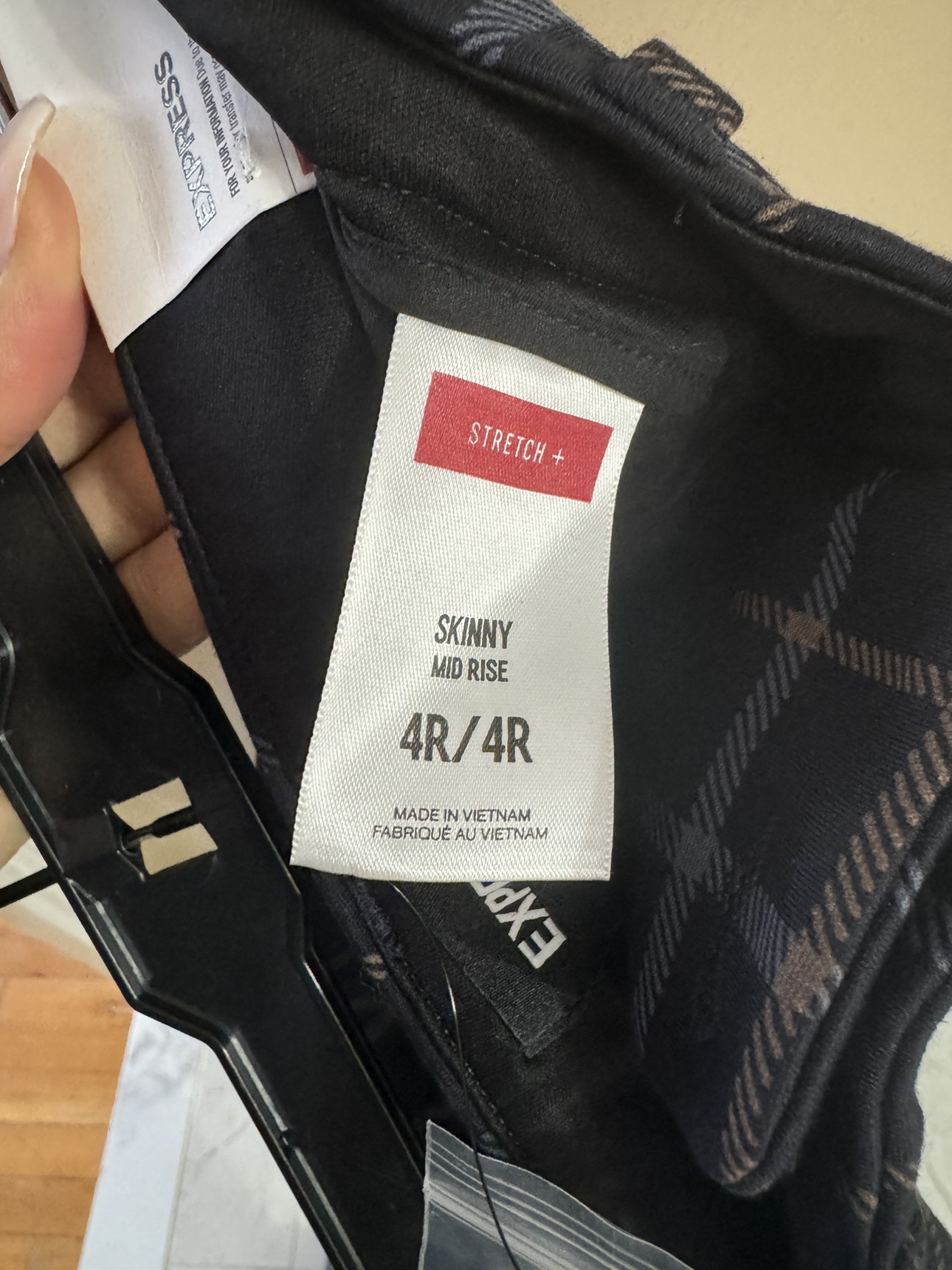 Express Skinny Pants 4R image indicator(8)