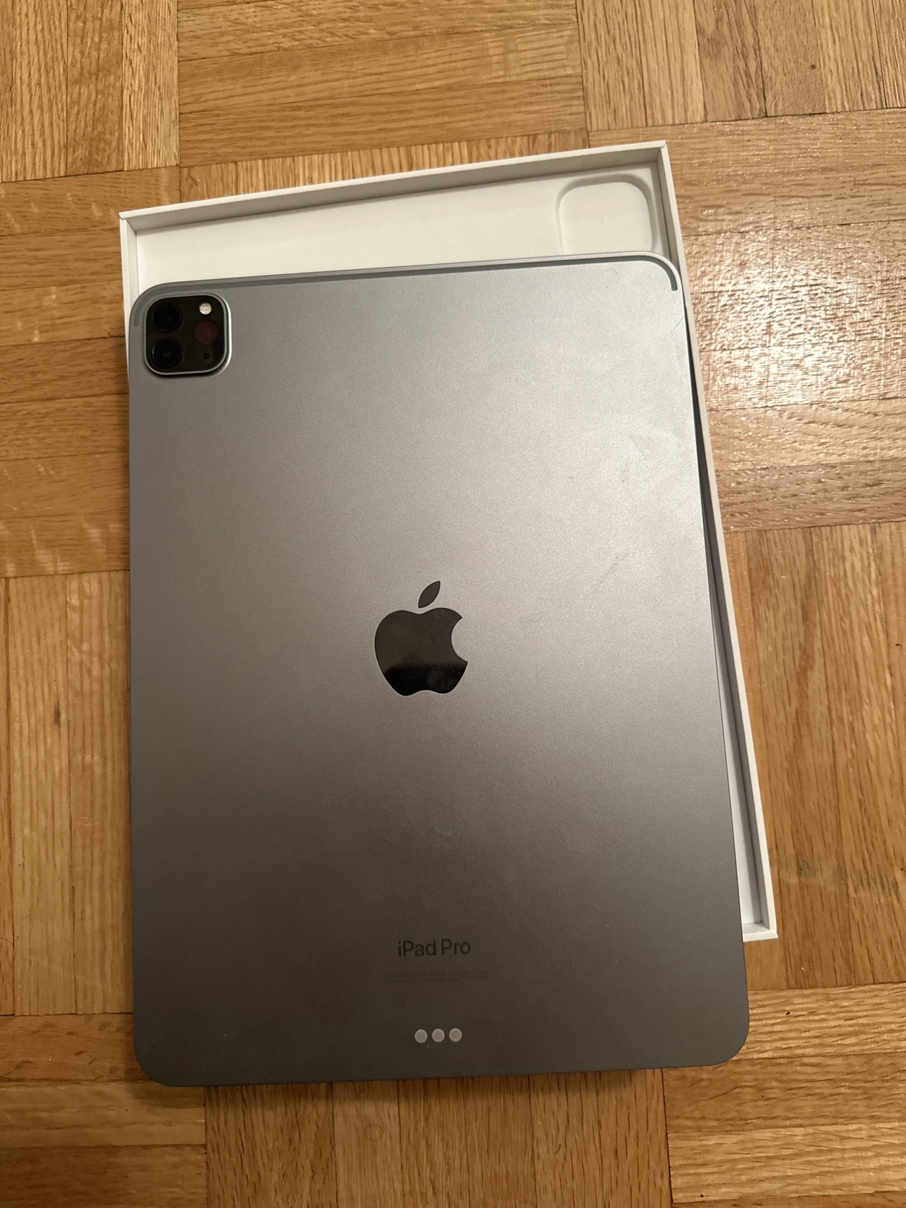 iPad Pro 11 inch with m2 chip 128gb 8 ram 6th gen - photo 2