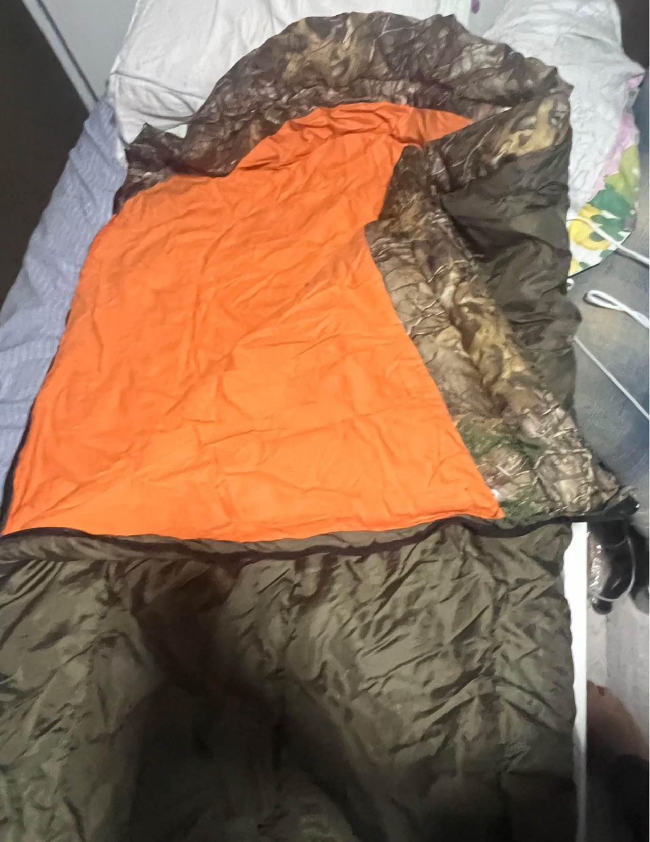 Coleman Camo sleeping bag thumbnail