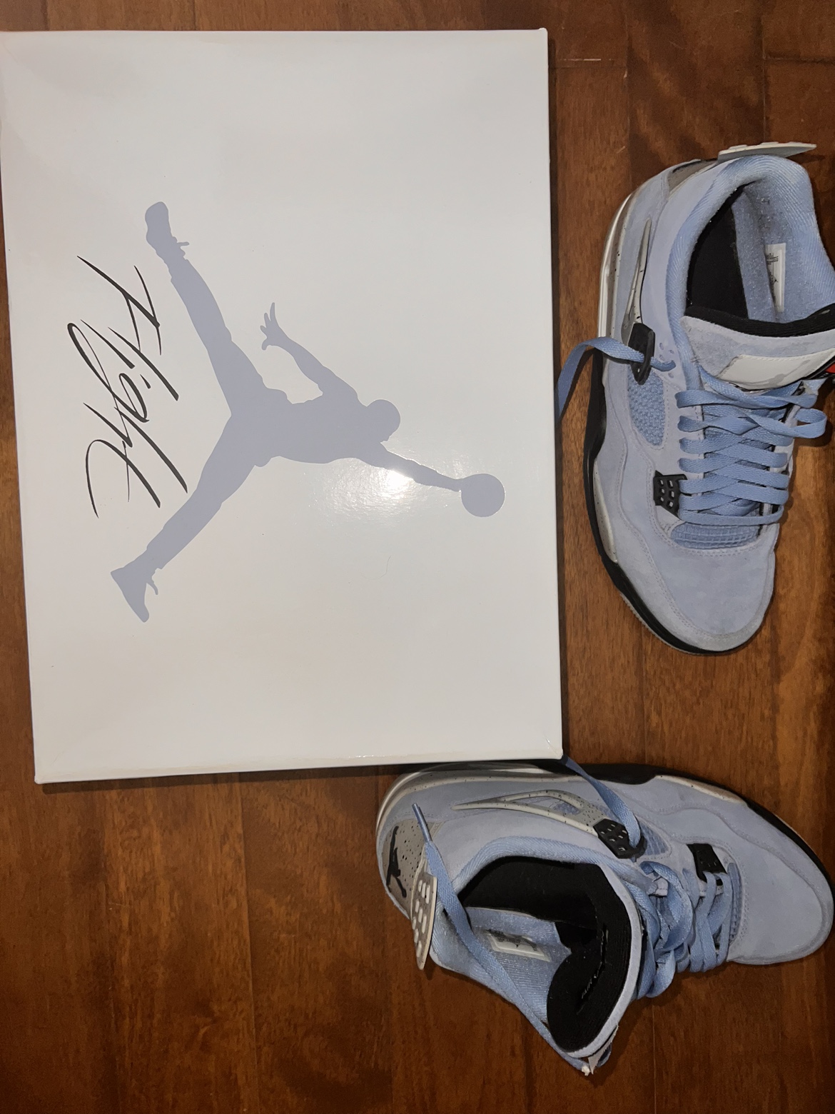 Jordan 4 Retro University Blue image indicator(7)
