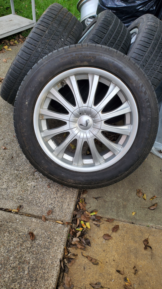 18" 5x114.3 ET42 Rims/Michelin All season image indicator(5)