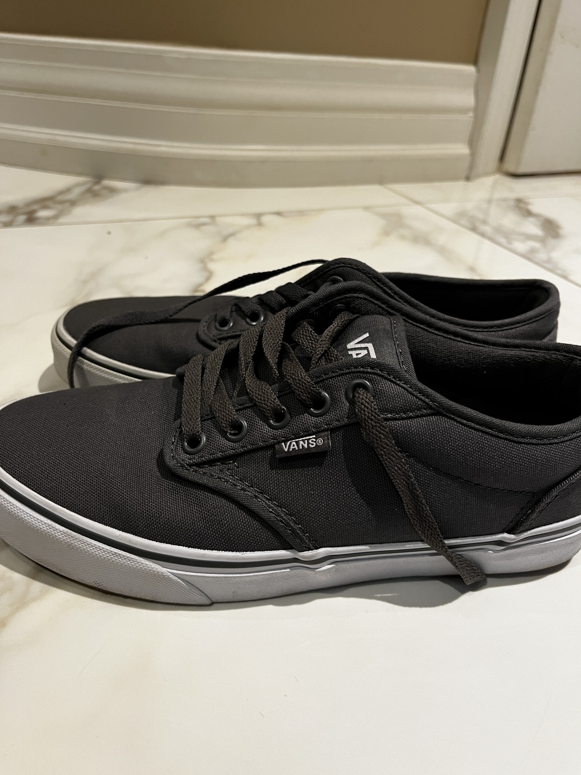 Men’s size 8 vans