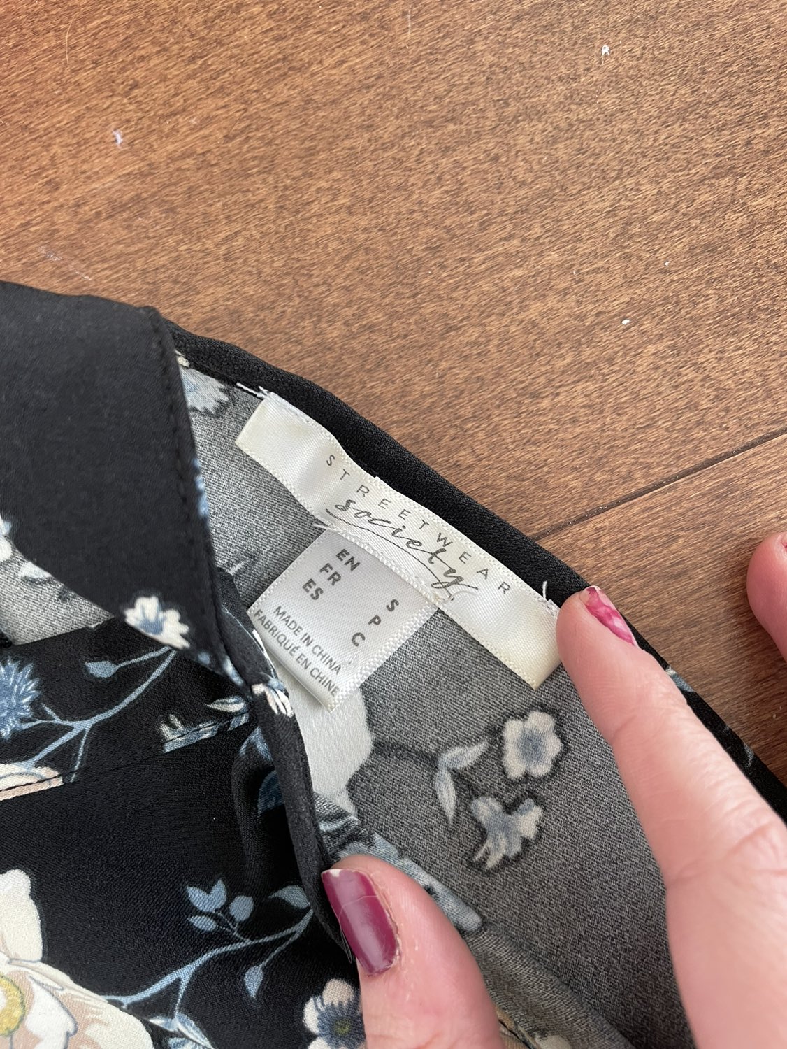 Floral Crop Top image indicator(3)