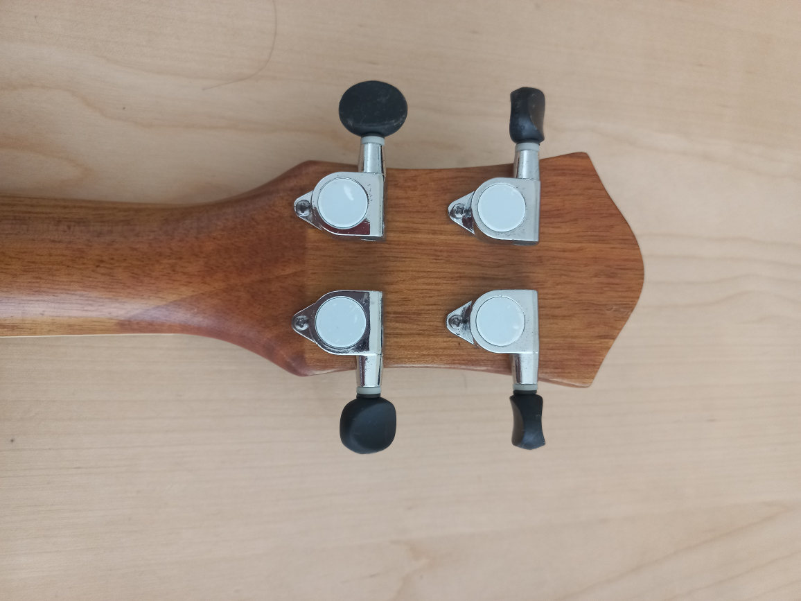 Hand-made Ukulele - photo 5