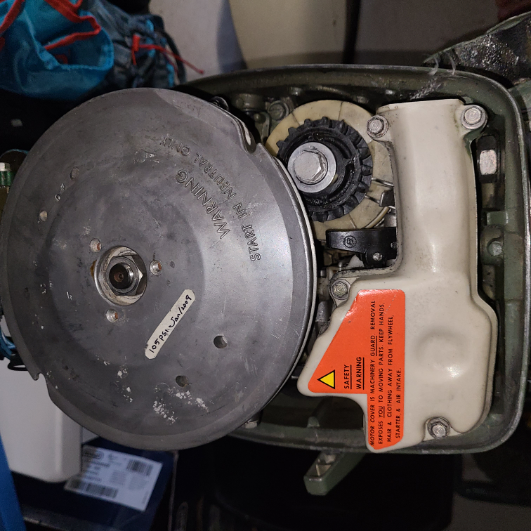 Johnson 9.9 Outboard Engine - 2 Stroke-  1975 - photo 5