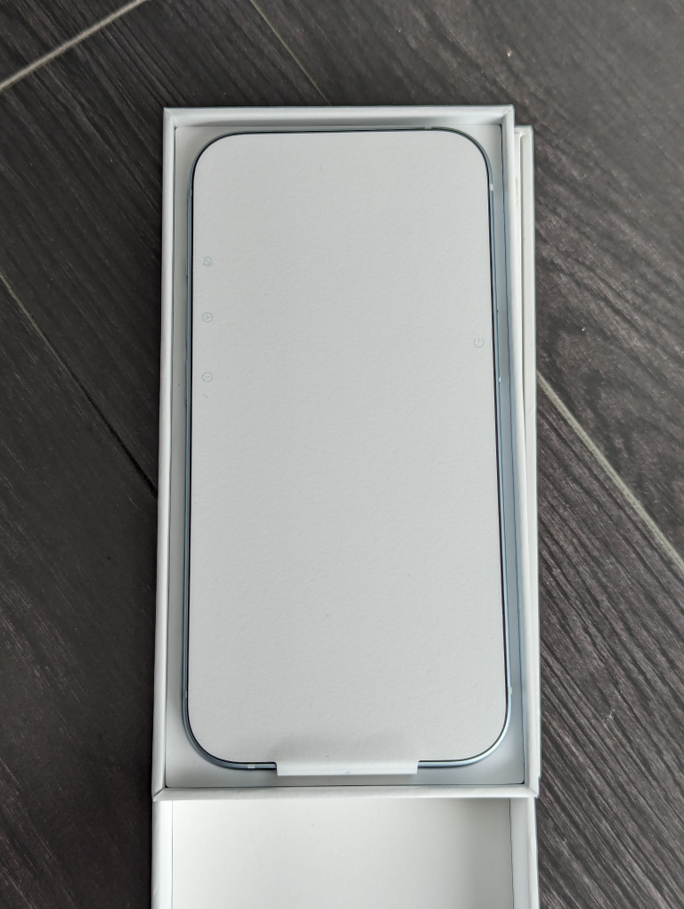 iPhone 15 blue 128 GB Brand New - photo 4