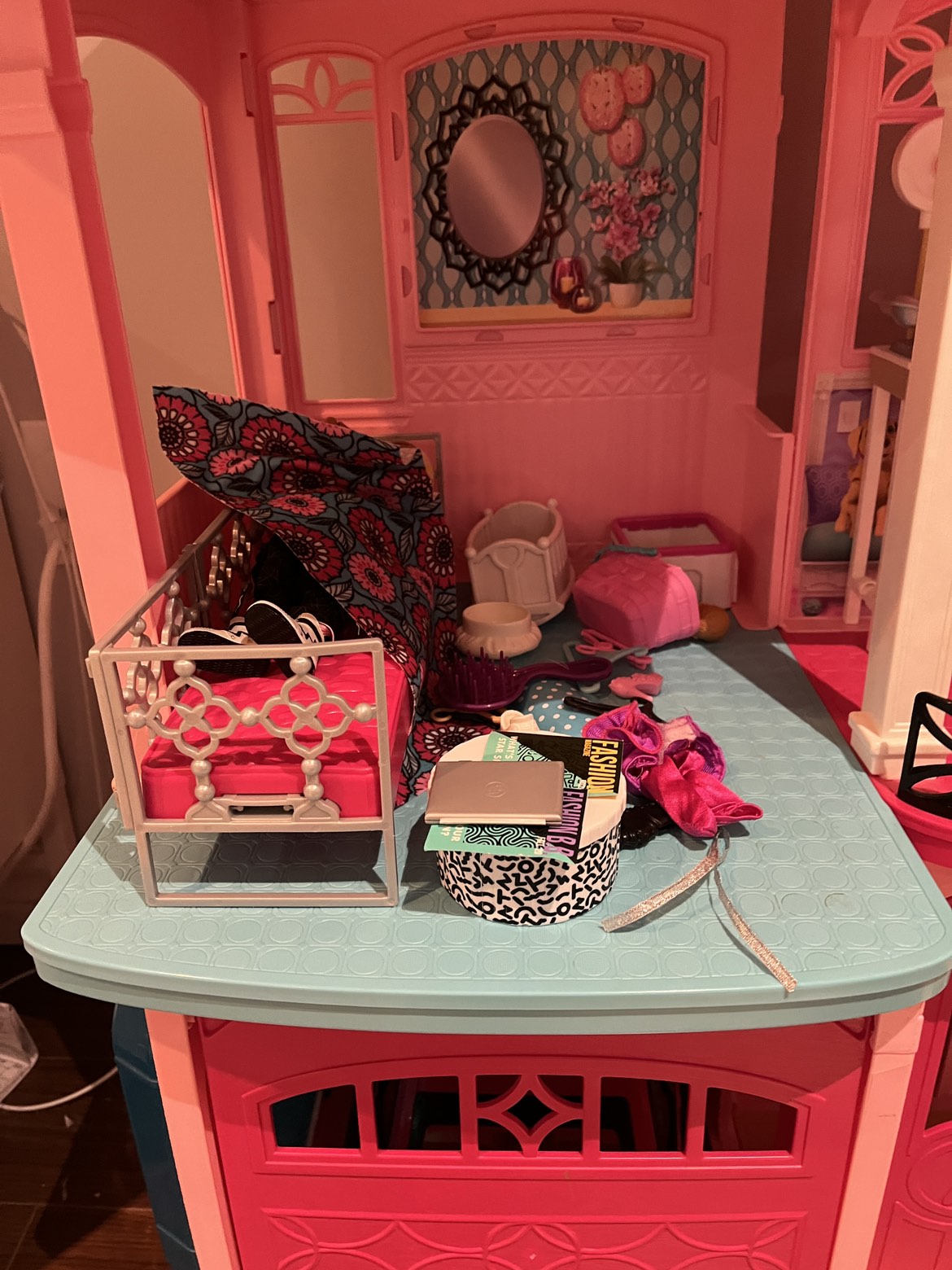 Barbie Dream house- older model CJR47 image indicator(2)