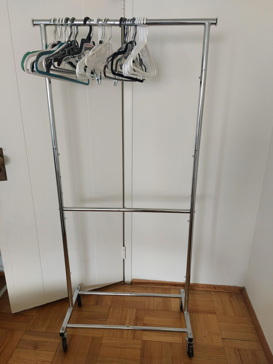 clothing rack + hangers - photo 2
