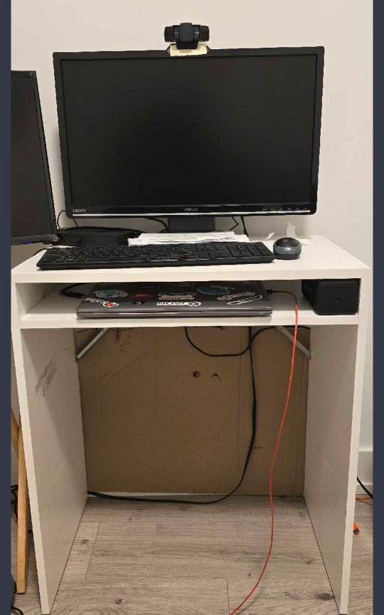 Desktop Laptop Table fits 1 monitor