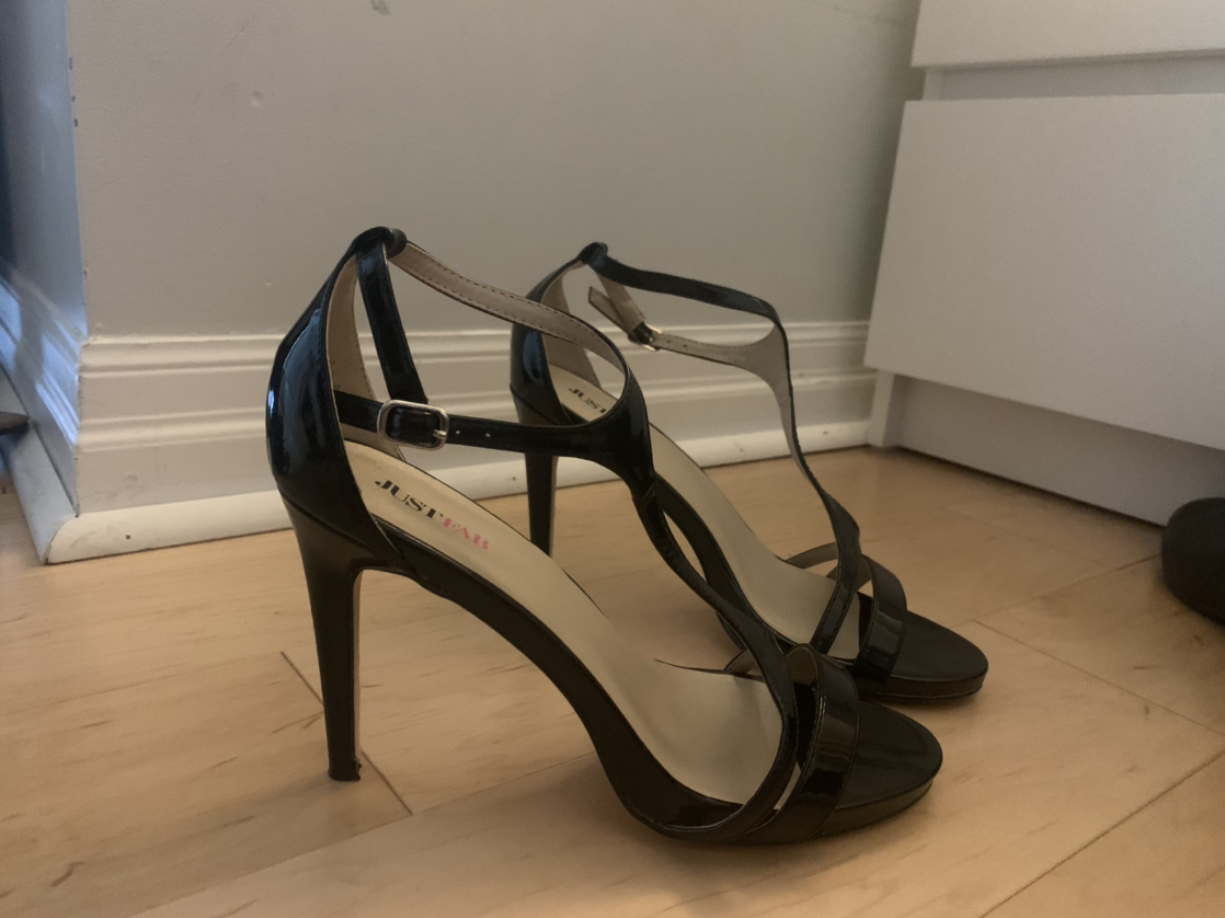 Strappy Heel image indicator(2)