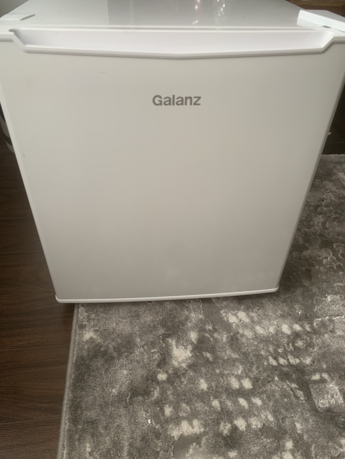 Mini fridge
