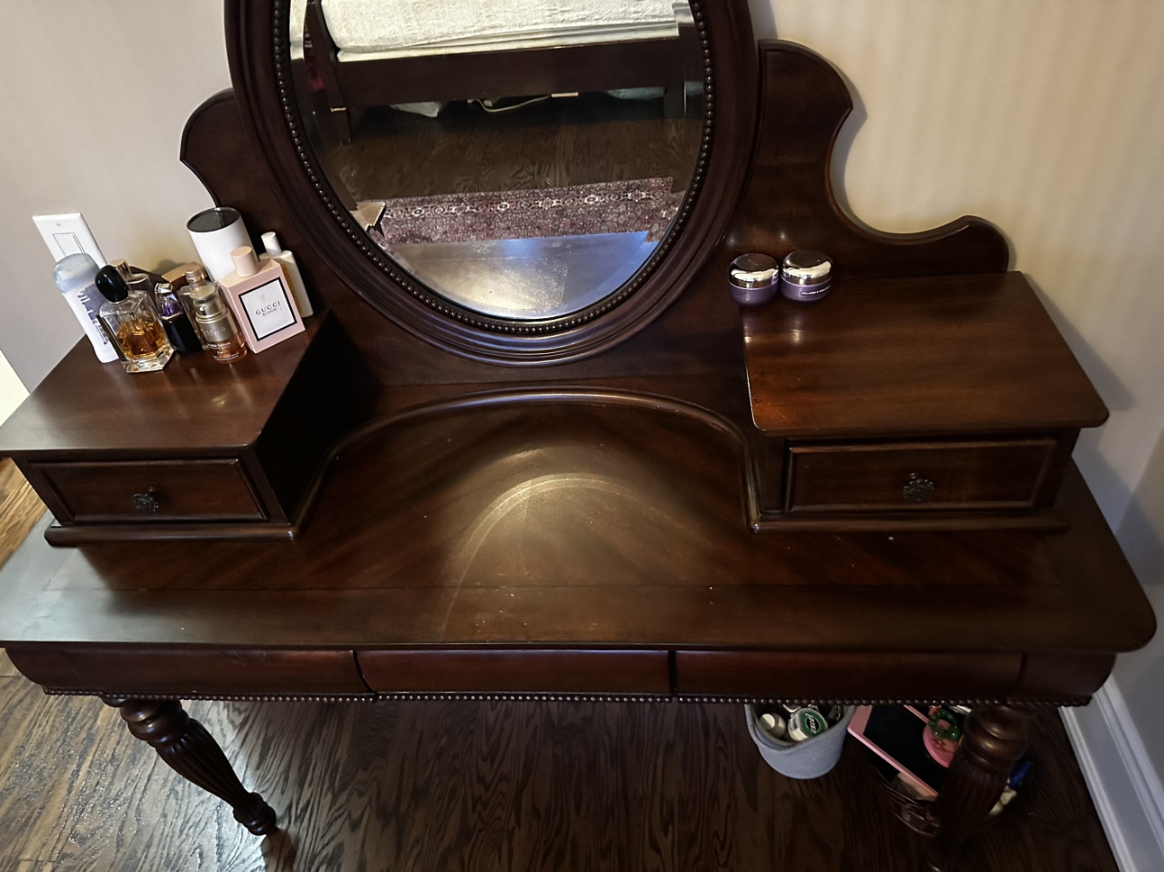 Bombay vanity table - photo 3