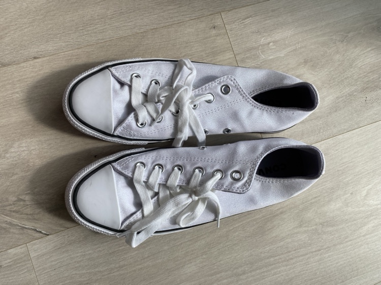 Converse Sneakers image indicator(2)