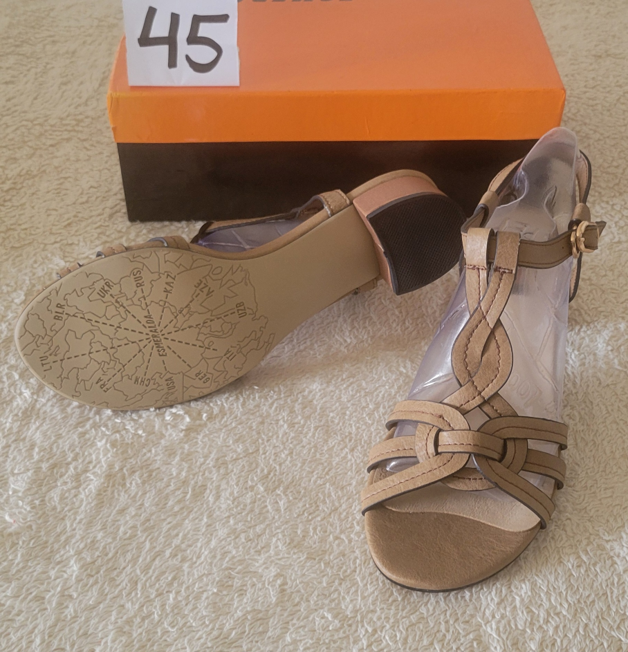 Women's Comfortable Sandals/ Esmeralda Women's Sandals image indicator(4)