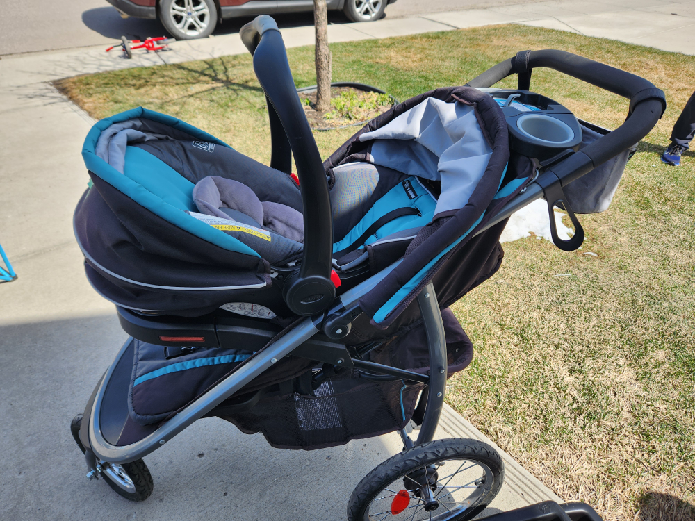 Graco Snug CK 35 ( with an extra car base)