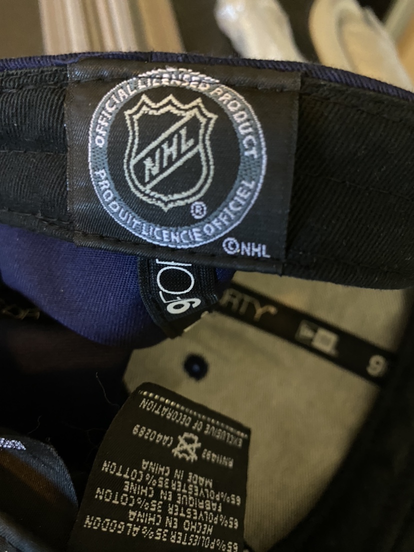 Toronto Maple Leafs Cap image indicator(2)