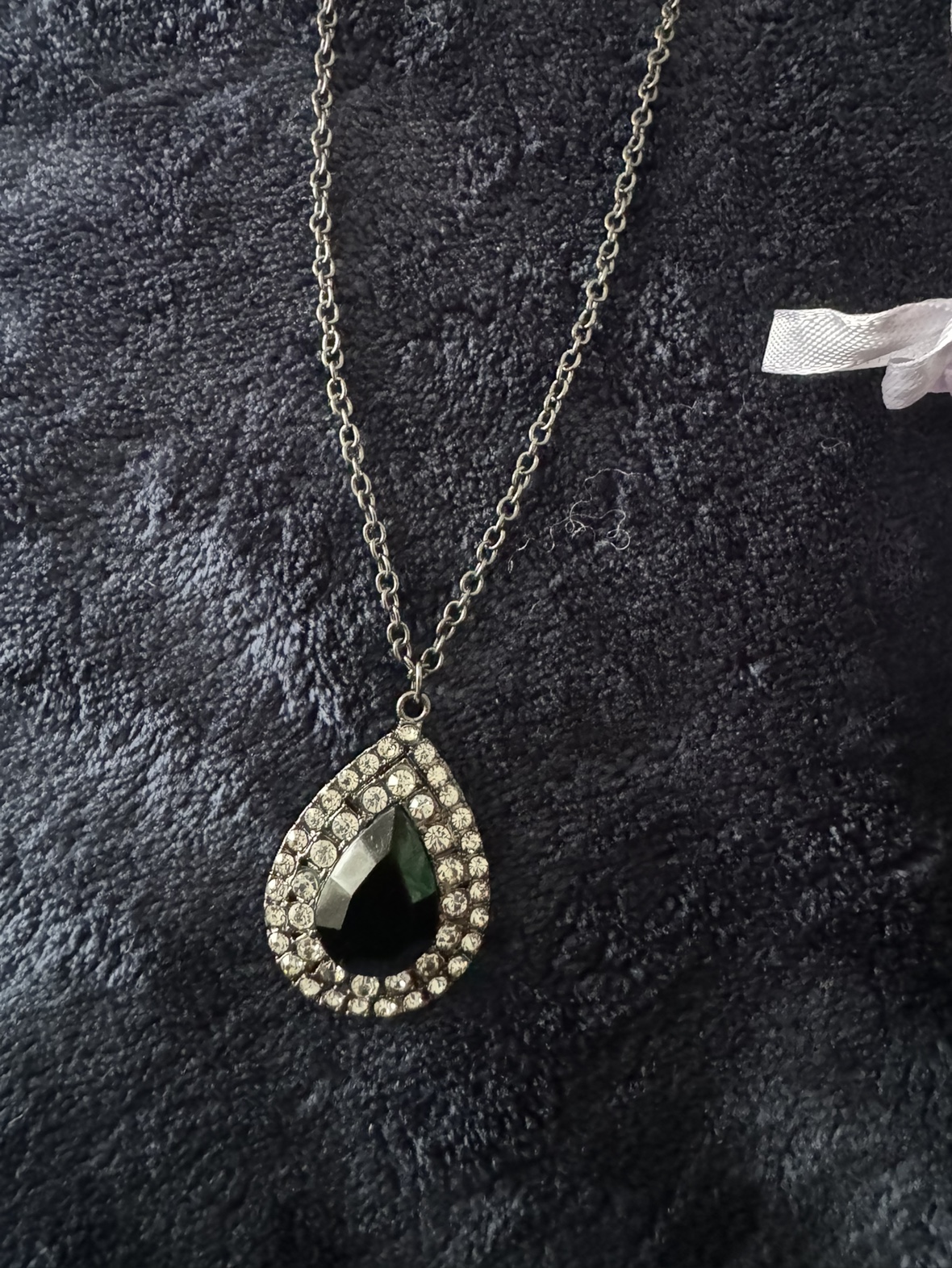 🥕 #ThriftyPicks New Beautiful Women’s Necklace and earring set image indicator(5)