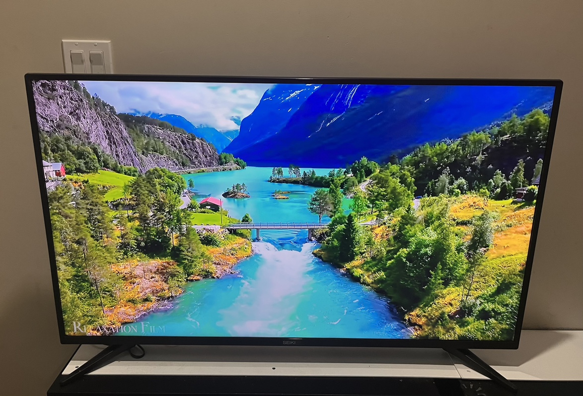 Seiki 50” 4K smart tv with Remote - photo 3