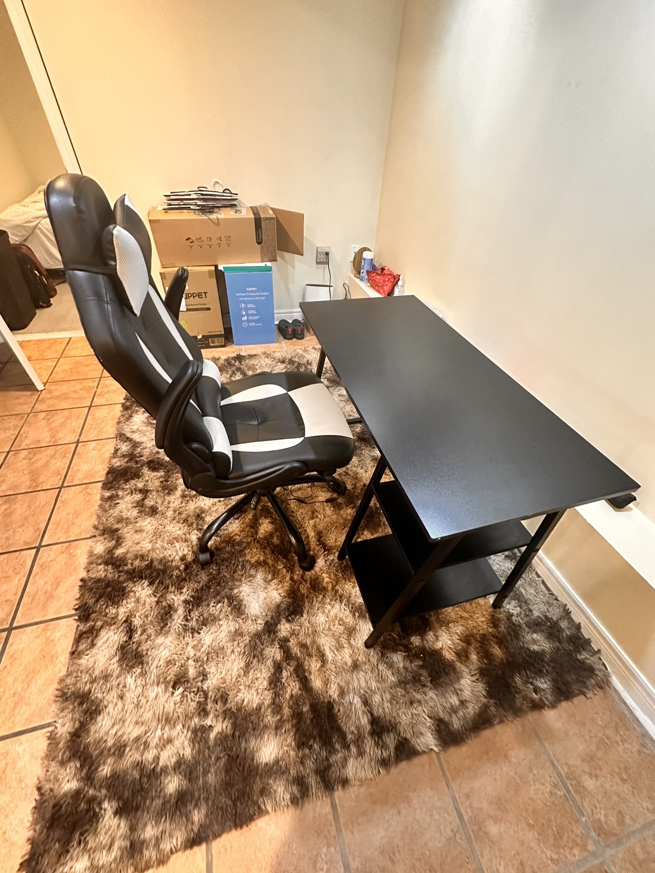 Full Mattress set / Office Desk and Chair