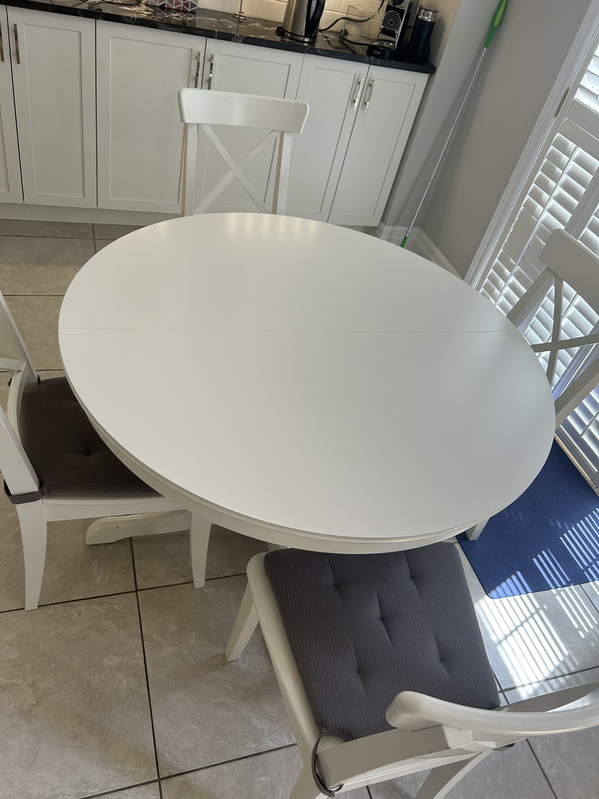 Extendable table and chairs - photo 2